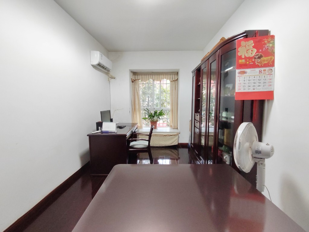 江岸人家 4室2厅2卫 120.0万 江岸人家 4室2厅2卫 120.0万客厅