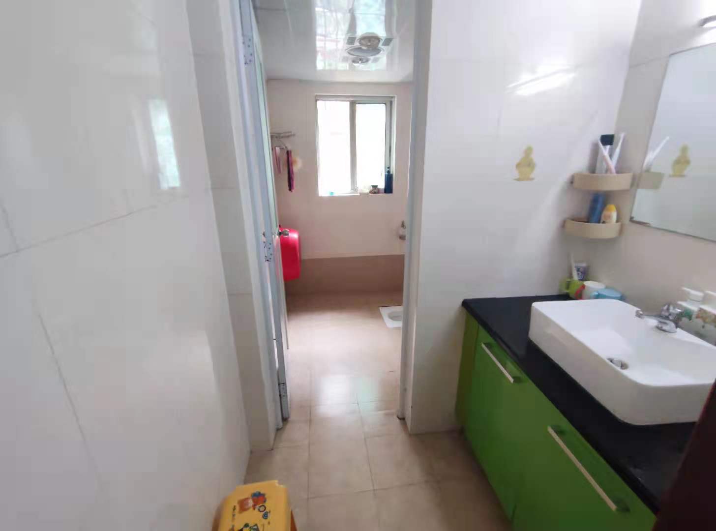 天泰小区  3室2厅2卫    78.8万 天泰小区  3室2厅2卫    78.8万客厅