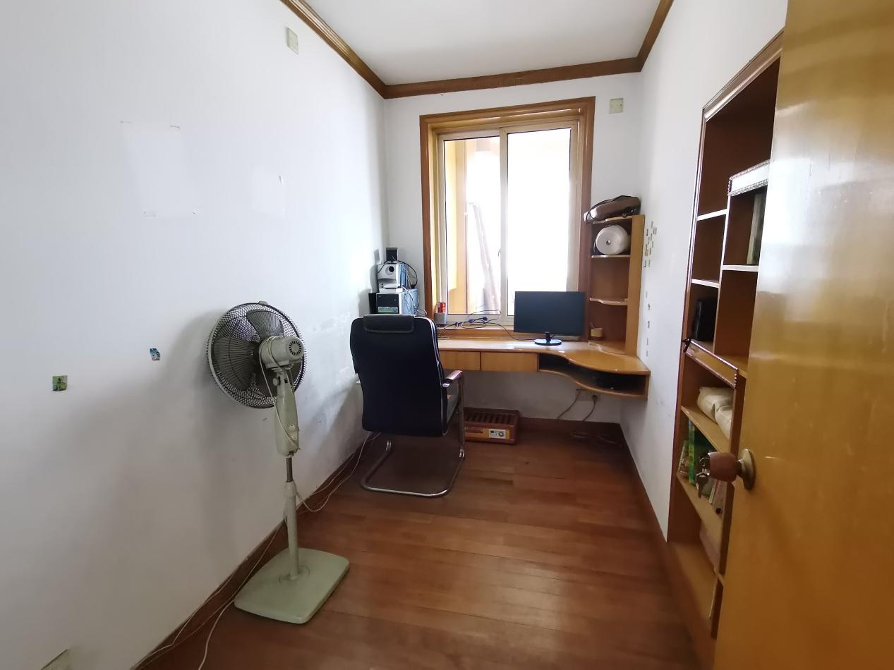 南华花园南华小区 3室2厅1卫 40.0万 南华花园南华小区 3室2厅1卫 40.0万客厅