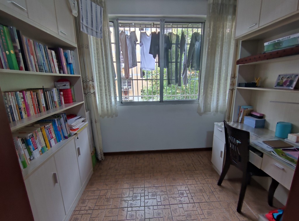 天泰小区  3室2厅2卫    78.8万 天泰小区  3室2厅2卫    78.8万客厅