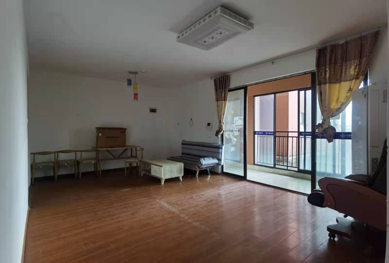 佳兆业君汇上品  3室2厅2卫    2300.0元/月 佳兆业君汇上品  3室2厅2卫    2300.0元/月户型图