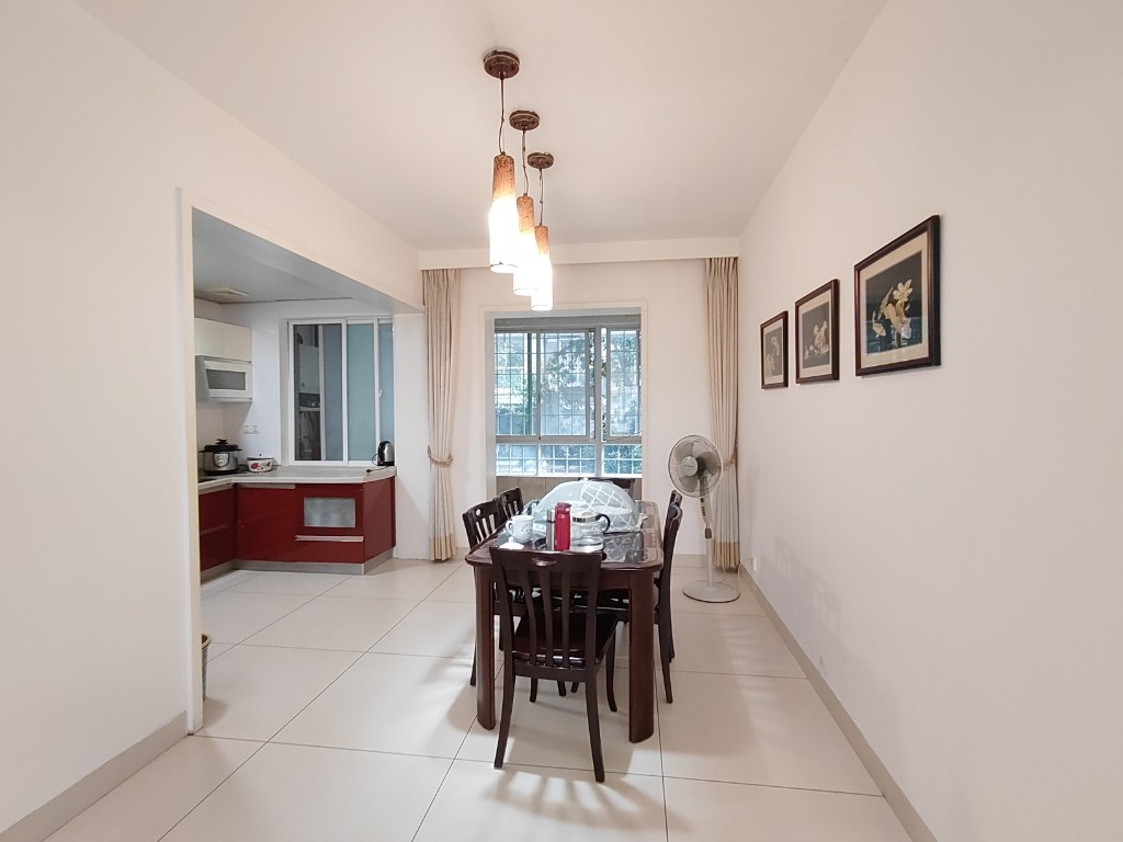 江岸人家 4室2厅2卫 120.0万 江岸人家 4室2厅2卫 120.0万客厅