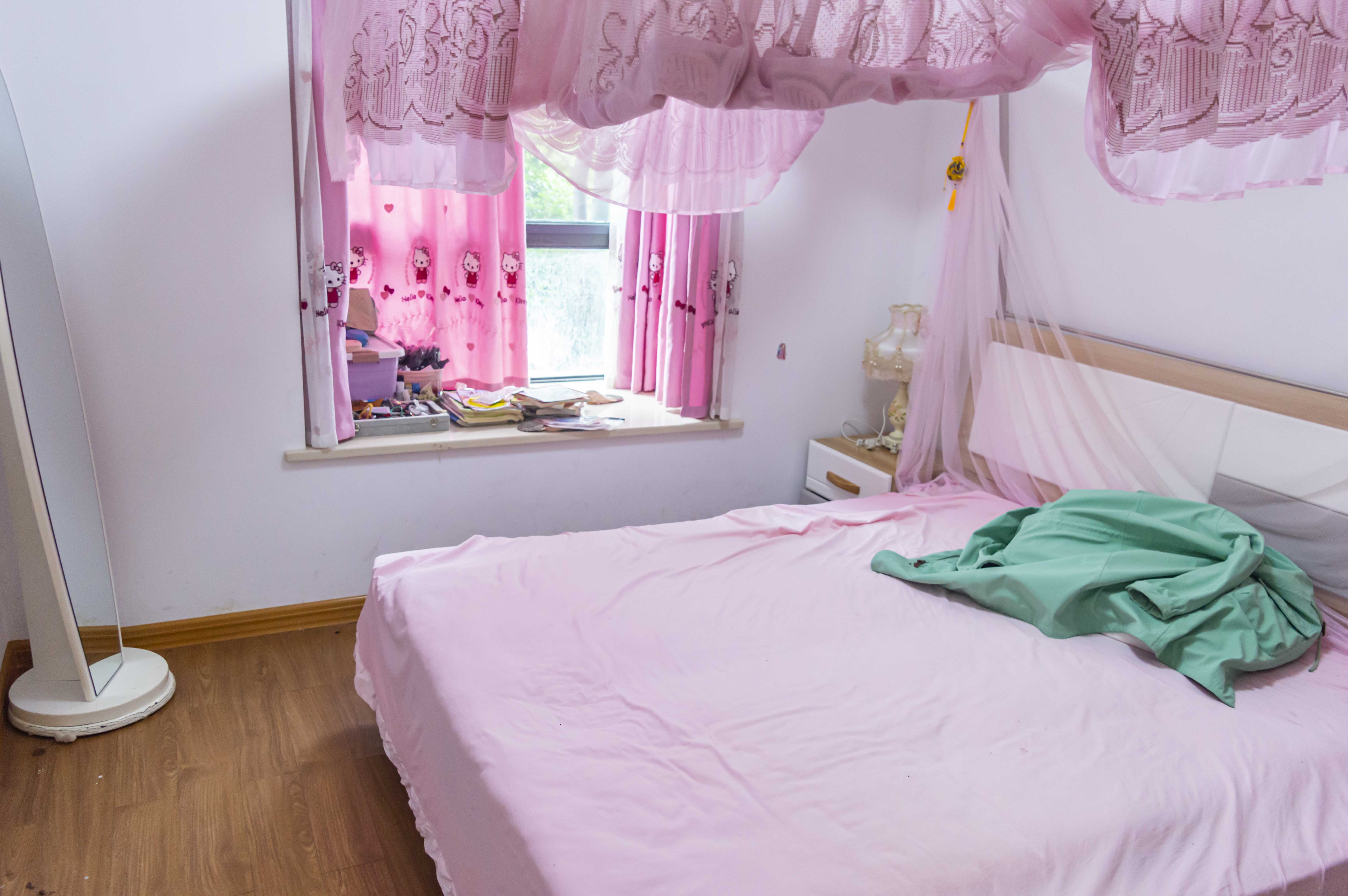 滨江花园 3室2厅2卫 80.0万 滨江花园 3室2厅2卫 80.0万客厅