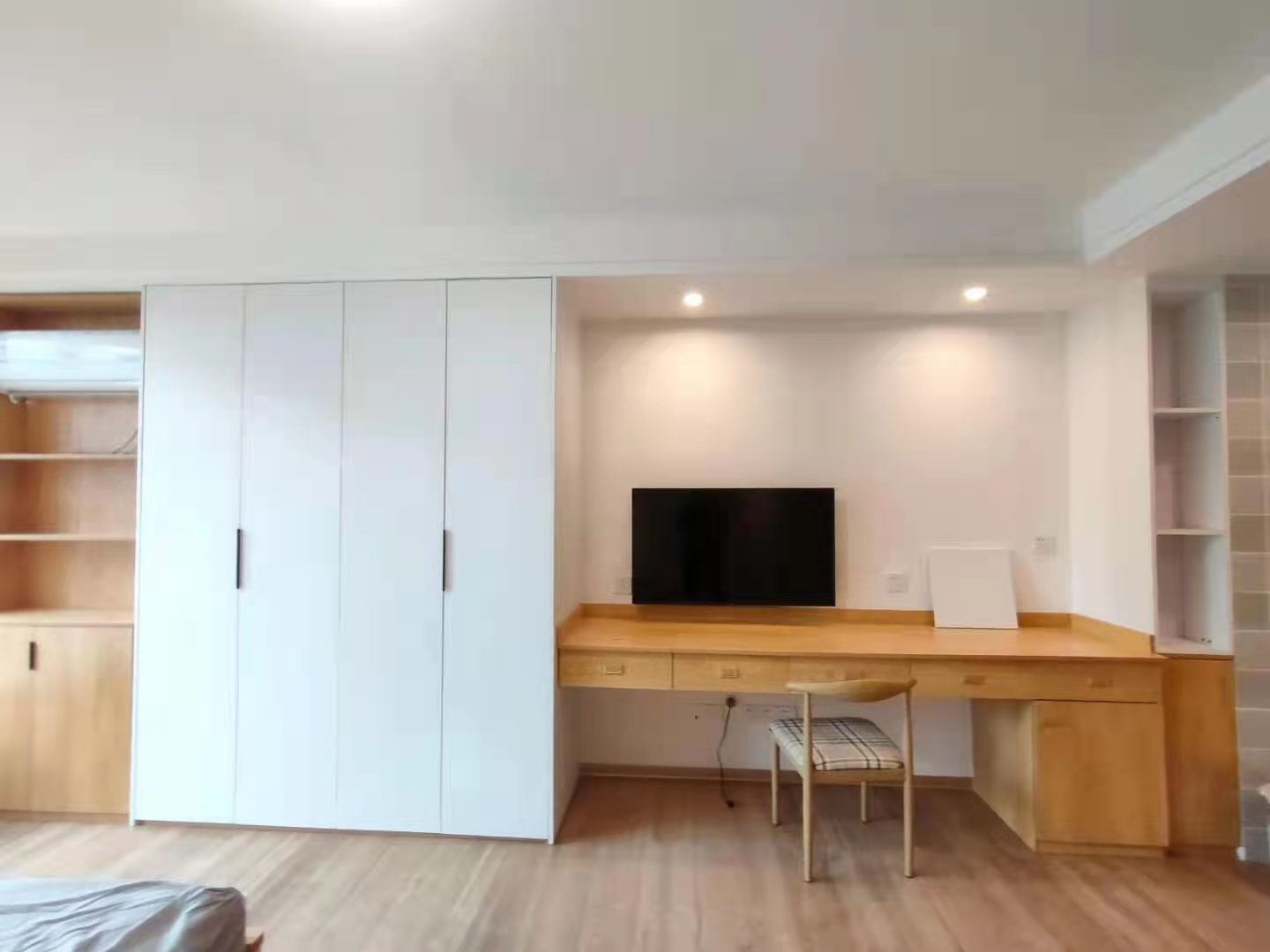 富力新天地一二期 1室1厅1卫 1800.00元/月 富力新天地一二期 1室1厅1卫 1800.00元/月室内图