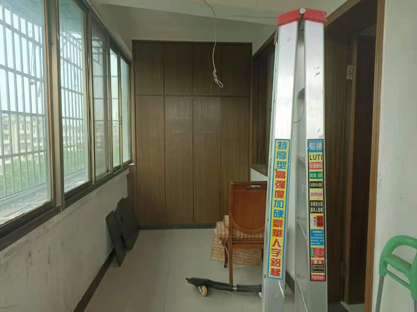 金花苑小区  3室2厅1卫   43.50万阳台