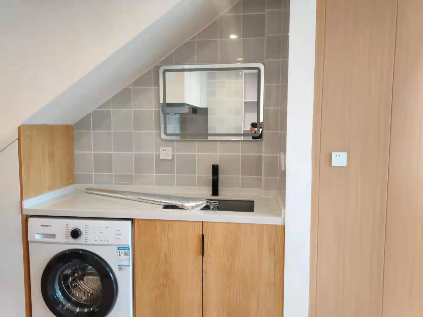 富力新天地一二期 1室1厅1卫 1800.00元/月 富力新天地一二期 1室1厅1卫 1800.00元/月室内图