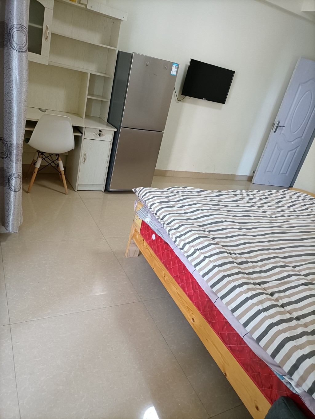 家和兴苑  2室1厅1卫    1580.0元/月 家和兴苑  2室1厅1卫    1580.0元/月室内图