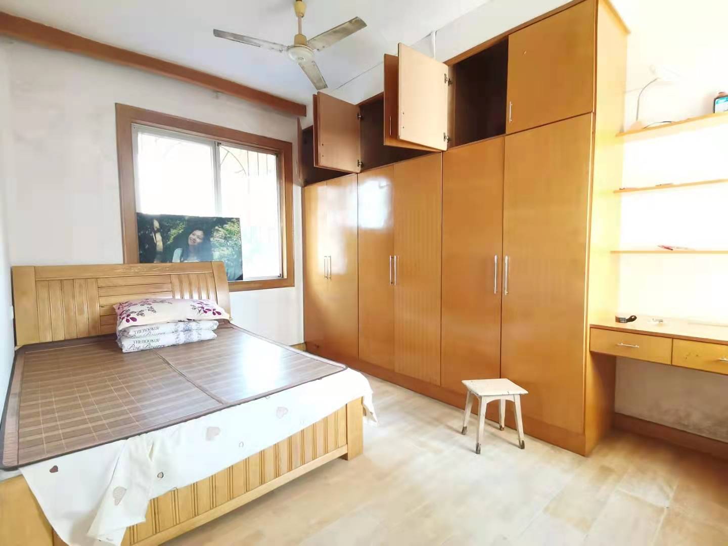 北山一村 2室2厅1卫 1300.0元/月 北山一村 2室2厅1卫 1300.0元/月室内图