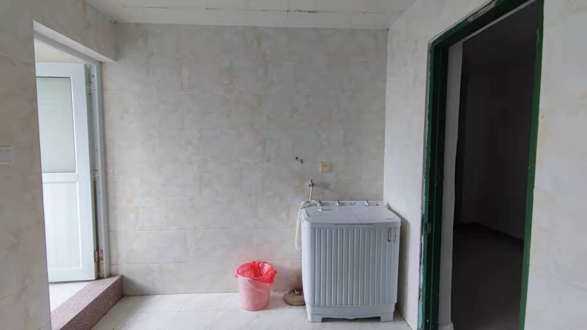 龙头铺镇双丰村 2室1厅1卫 900.0元/月 龙头铺镇双丰村 2室1厅1卫 900.0元/月室内图