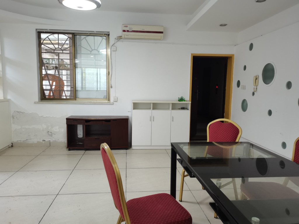 锦吉家园 4室2厅2卫 92.0万 锦吉家园 4室2厅2卫 92.0万客厅