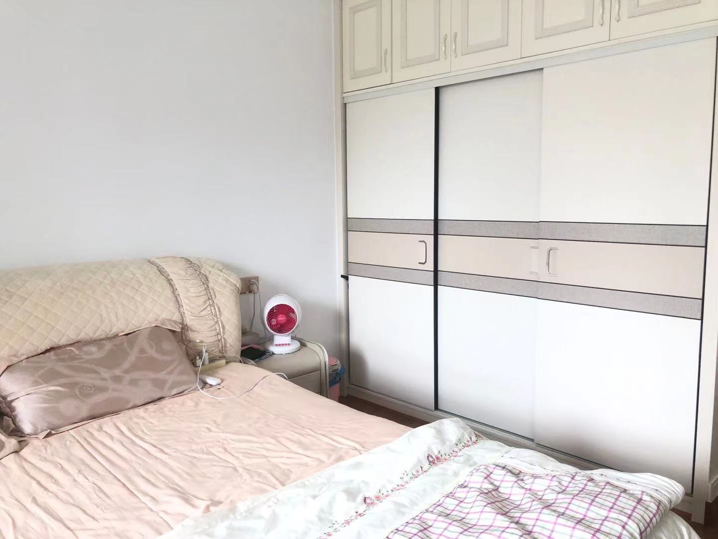 益秀园  3室2厅2卫    89.8万 益秀园  3室2厅2卫    89.8万卧室