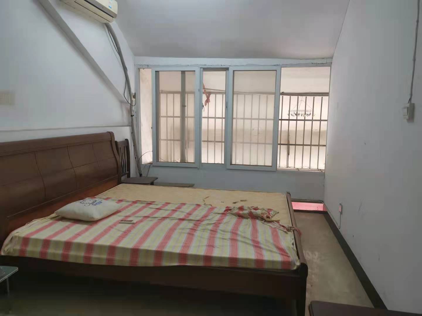 福中福商业城  2室1厅1卫    3000.0元/月 福中福商业城  2室1厅1卫    3000.0元/月室内图