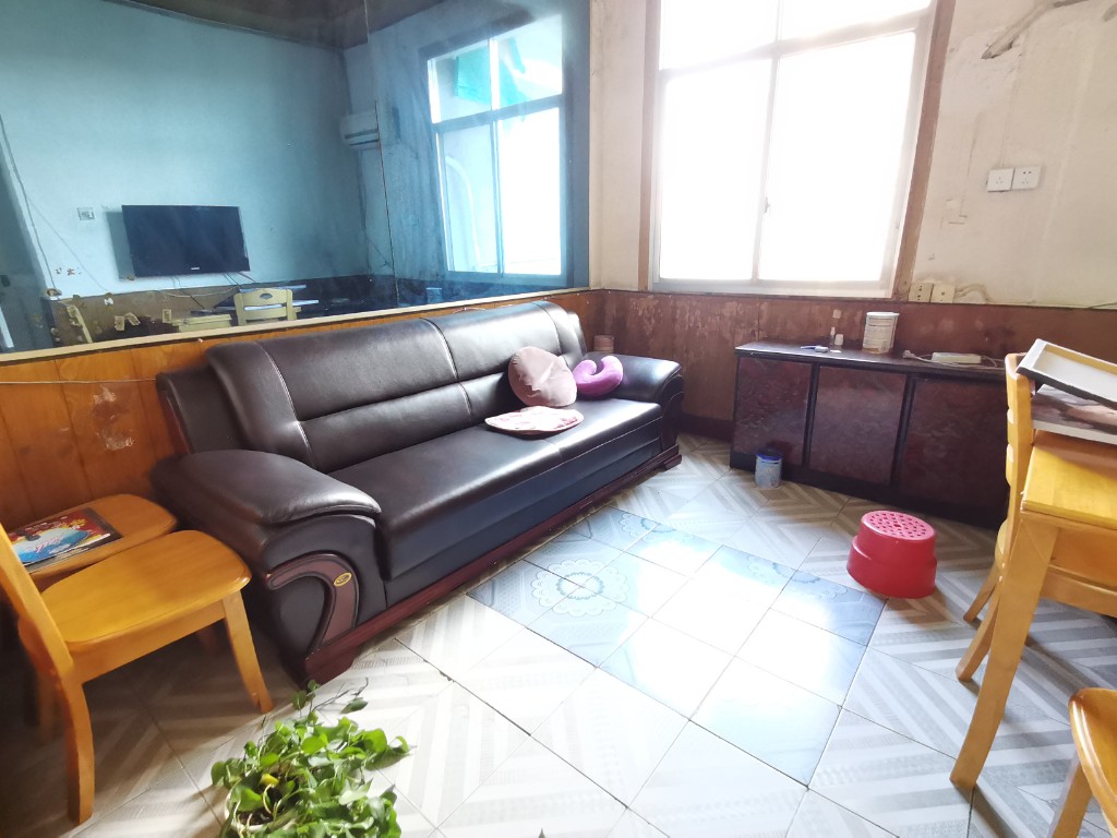 北山一村 2室1厅1卫 700.0元/月 北山一村 2室1厅1卫 700.0元/月室内图