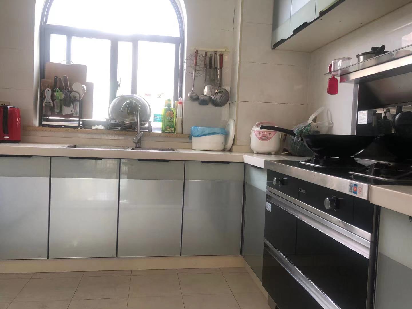 益秀园  3室2厅2卫    89.8万 益秀园  3室2厅2卫    89.8万客厅