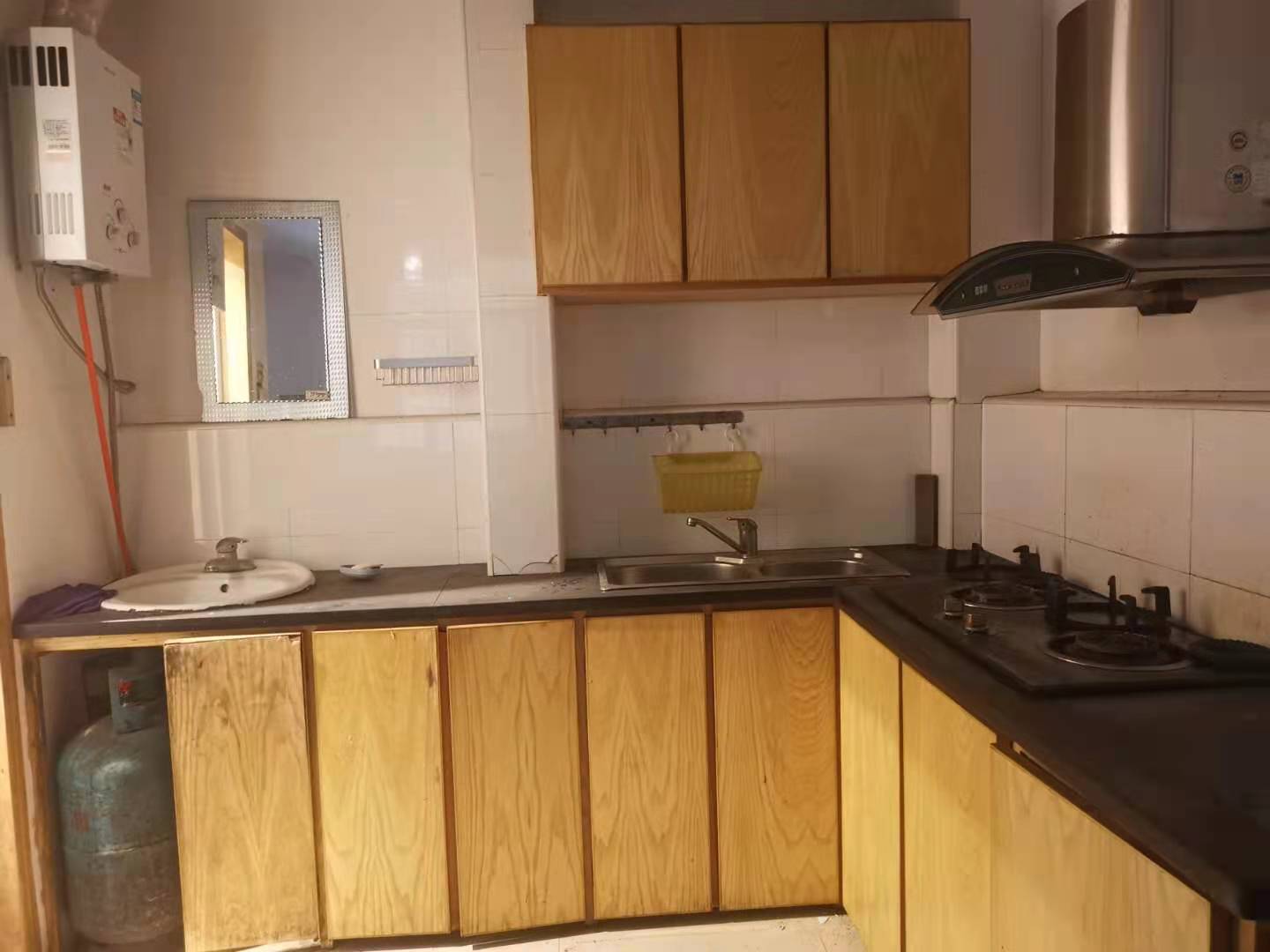 福中福商业城  2室1厅1卫    3000.0元/月 福中福商业城  2室1厅1卫    3000.0元/月室内图