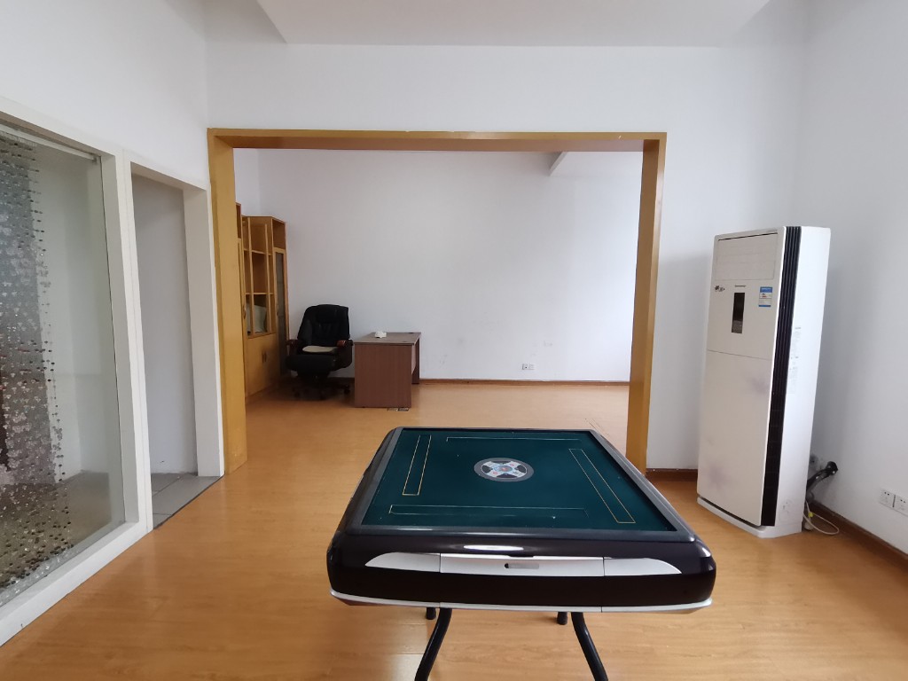 锦吉家园 4室2厅2卫 92.0万 锦吉家园 4室2厅2卫 92.0万客厅