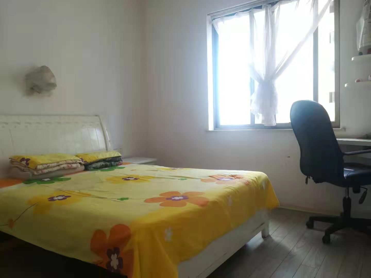 信义园 4室2厅2卫 115.0万 信义园 4室2厅2卫 115.0万卧室