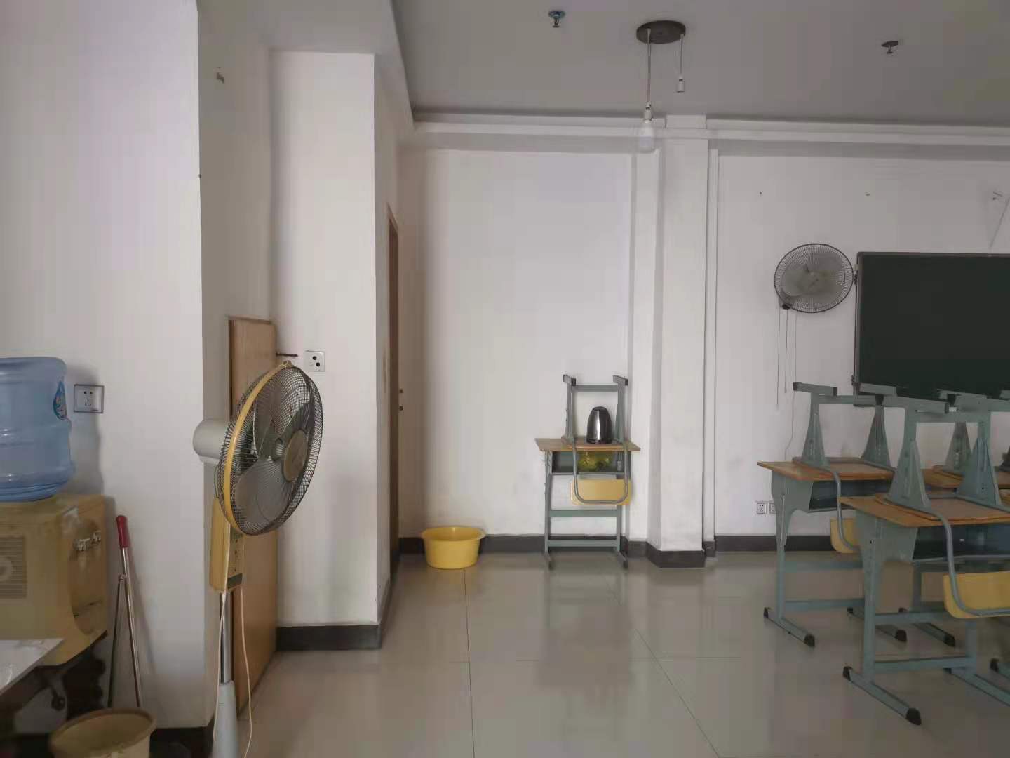 福中福商业城  2室1厅1卫    3000.0元/月 福中福商业城  2室1厅1卫    3000.0元/月室内图