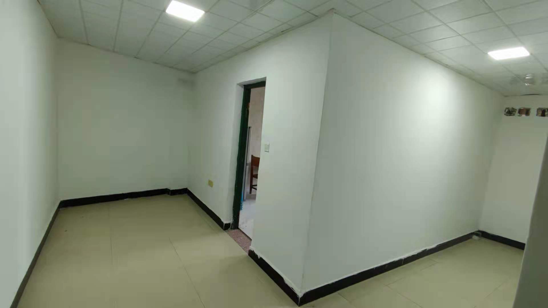 龙头铺镇双丰村 2室1厅1卫 900.0元/月 龙头铺镇双丰村 2室1厅1卫 900.0元/月室内图