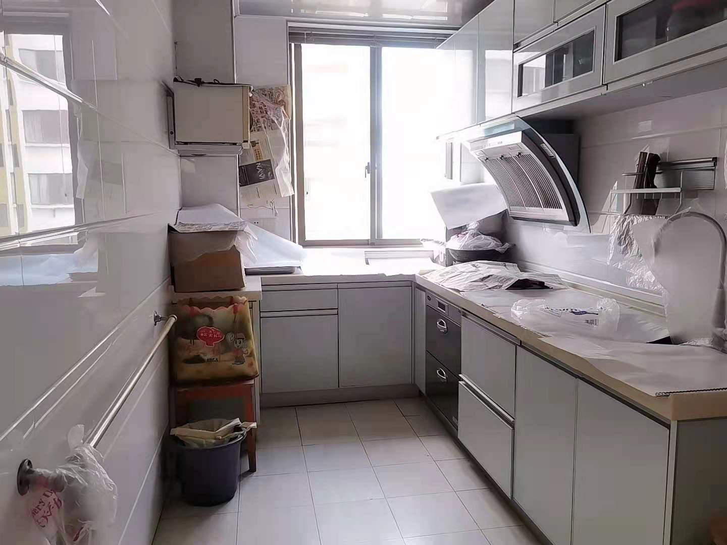 信义园 4室2厅2卫 115.0万 信义园 4室2厅2卫 115.0万客厅