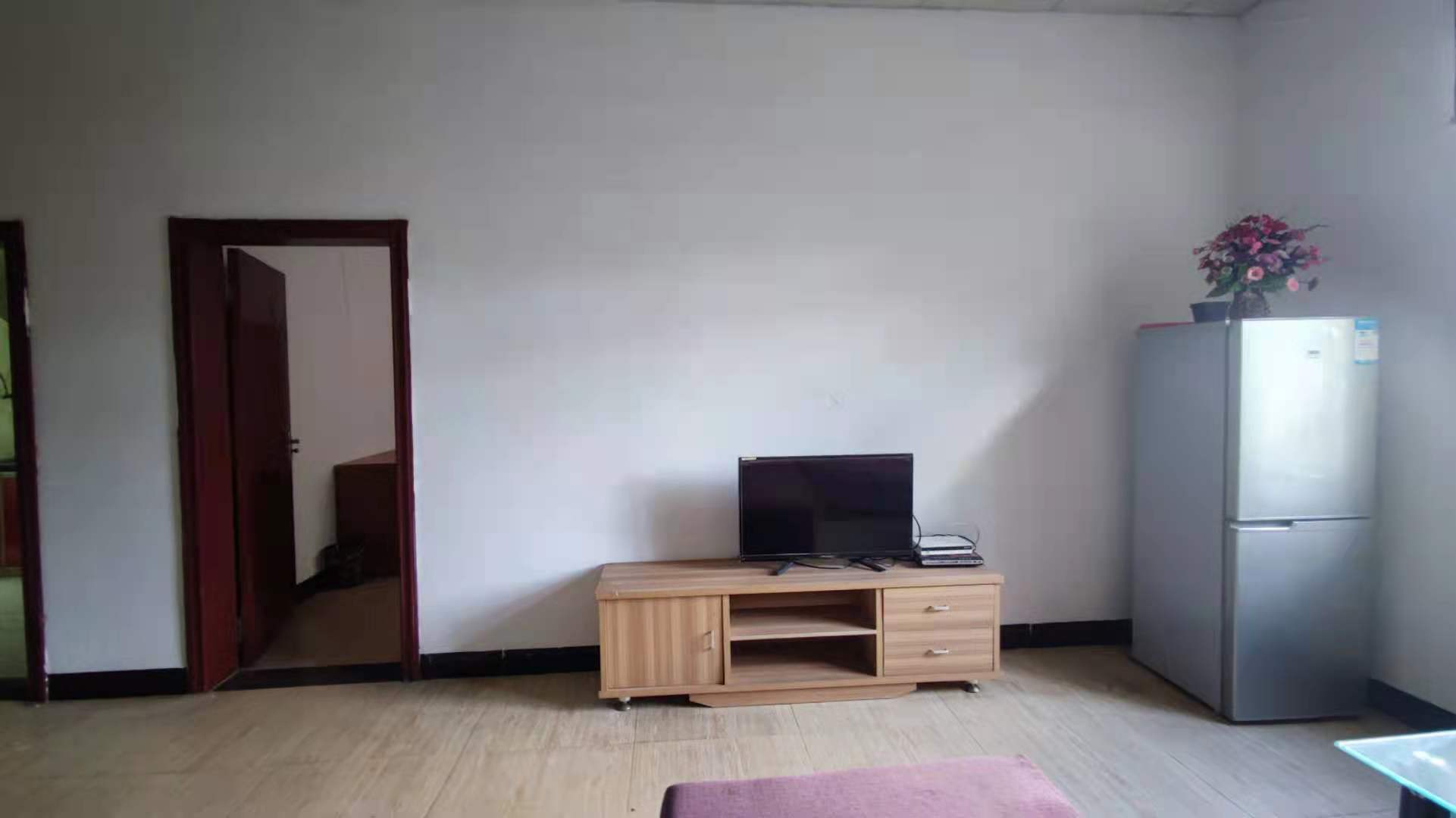 龙头铺镇双丰村 1室1厅1卫 800.0元/月 龙头铺镇双丰村 1室1厅1卫 800.0元/月室内图