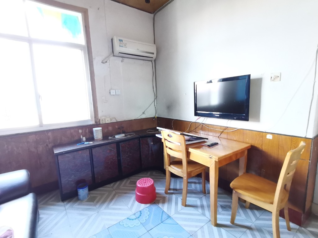 北山一村 2室1厅1卫 700.0元/月 北山一村 2室1厅1卫 700.0元/月室内图