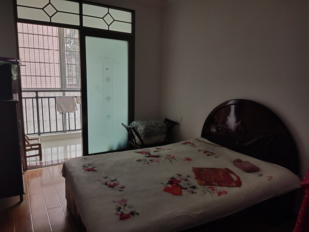 泽苑兴居 2室2厅1卫 49.8万 泽苑兴居 2室2厅1卫 49.8万卧室