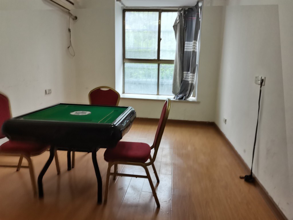 锦吉家园 4室2厅2卫 92.0万 锦吉家园 4室2厅2卫 92.0万客厅