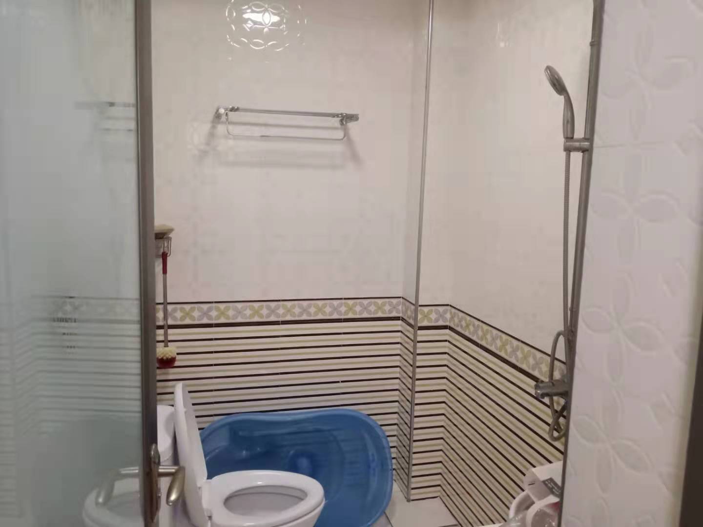 益阳师范家属区  3室2厅2卫   1600.00元/月室内图