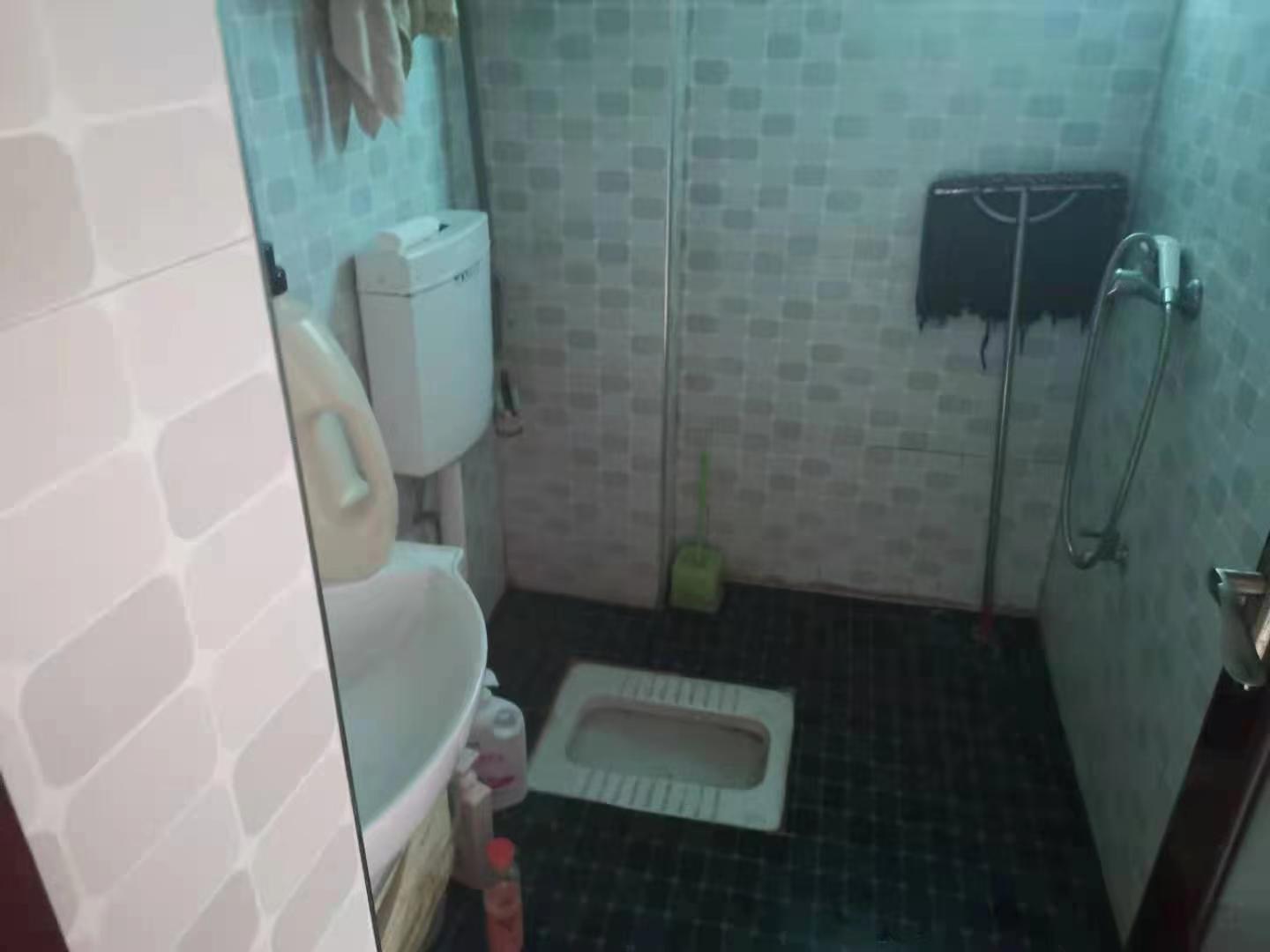 丰园大厦 1室1厅1卫 1200.00元/月 丰园大厦 1室1厅1卫 1200.00元/月室内图