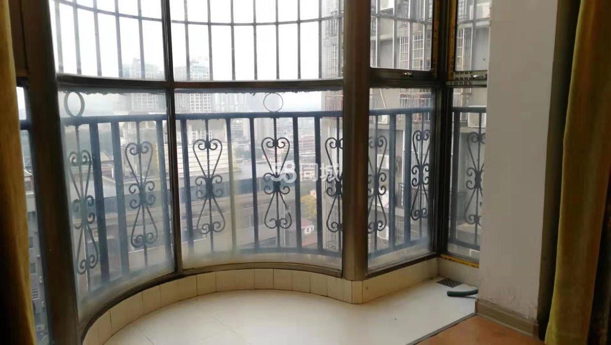 鹏泰国际 1室1厅1卫 900.0元/月 鹏泰国际 1室1厅1卫 900.0元/月室内图