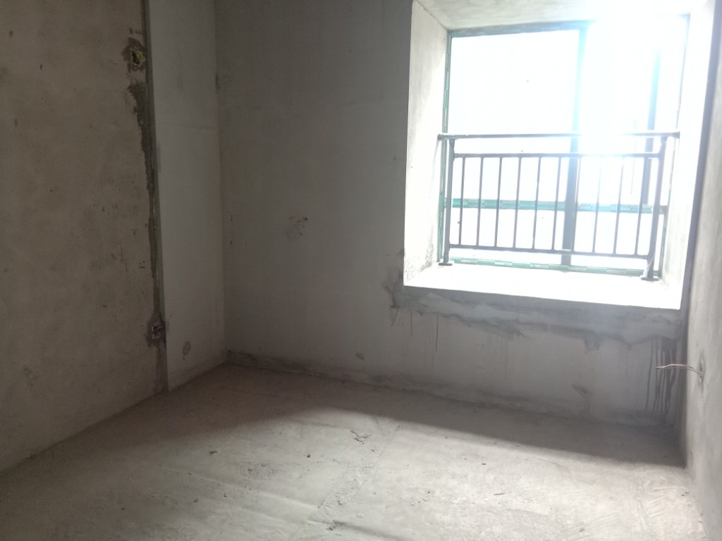 诚信广场  3室2厅1卫    77.8万 诚信广场  3室2厅1卫    77.8万卧室