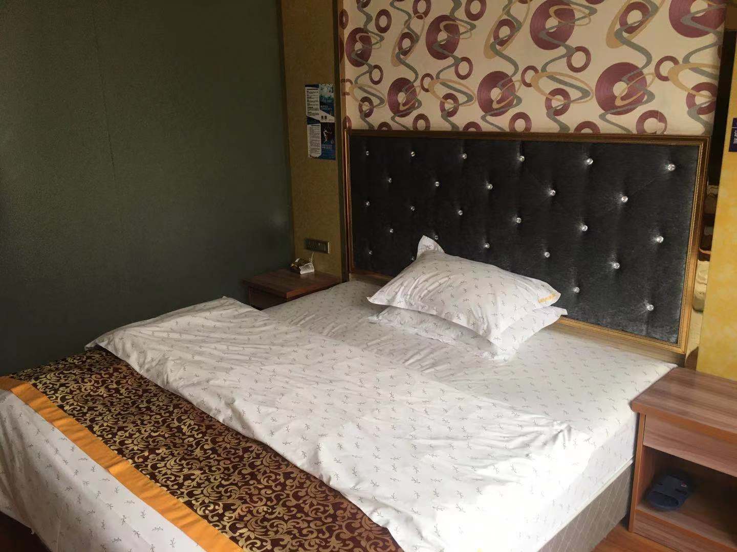 美的林城时代  1室1厅1卫   1500.00元/月室内图