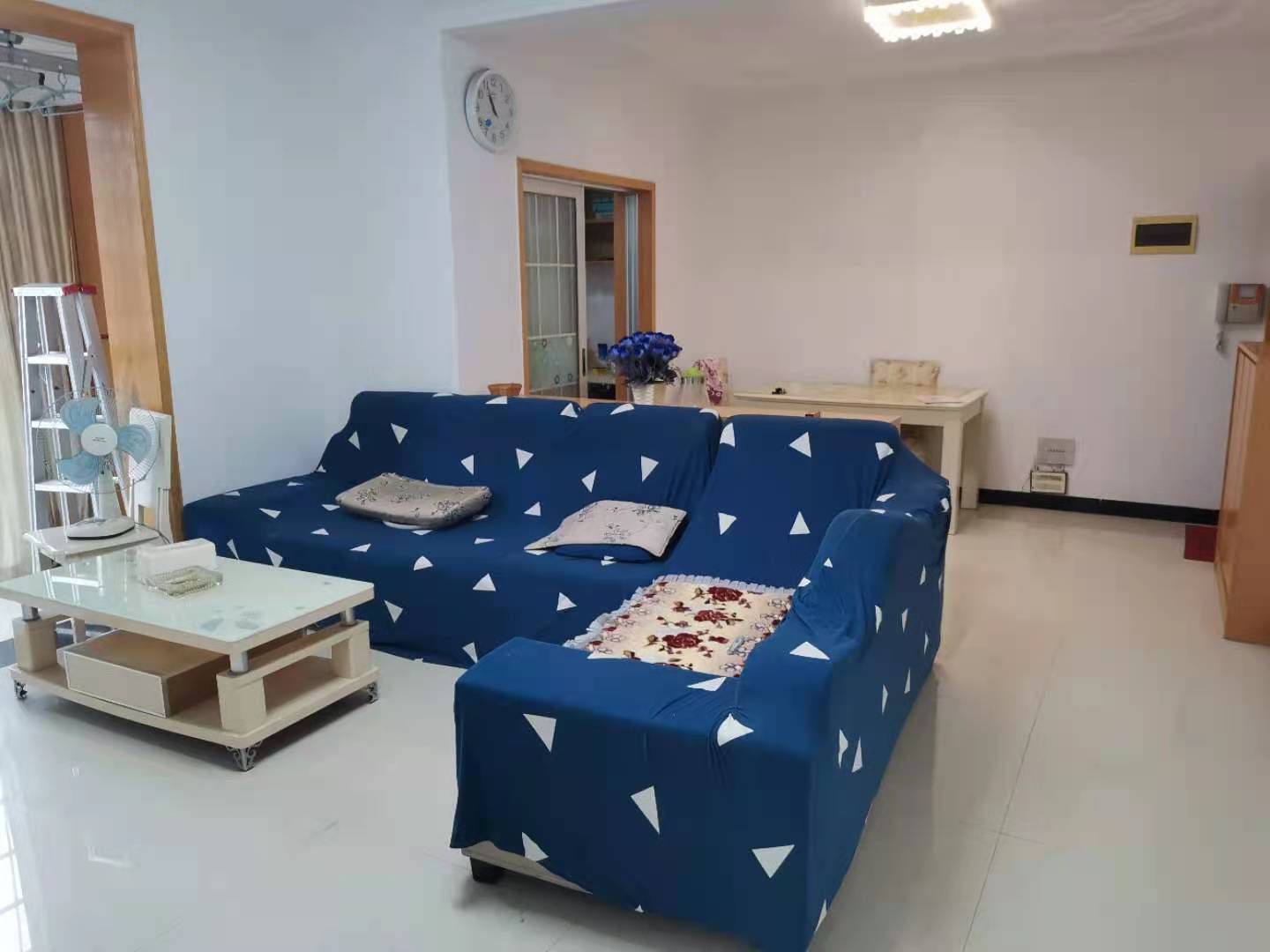 时代华府  2室2厅1卫    1600.0元/月 时代华府  2室2厅1卫    1600.0元/月室内图