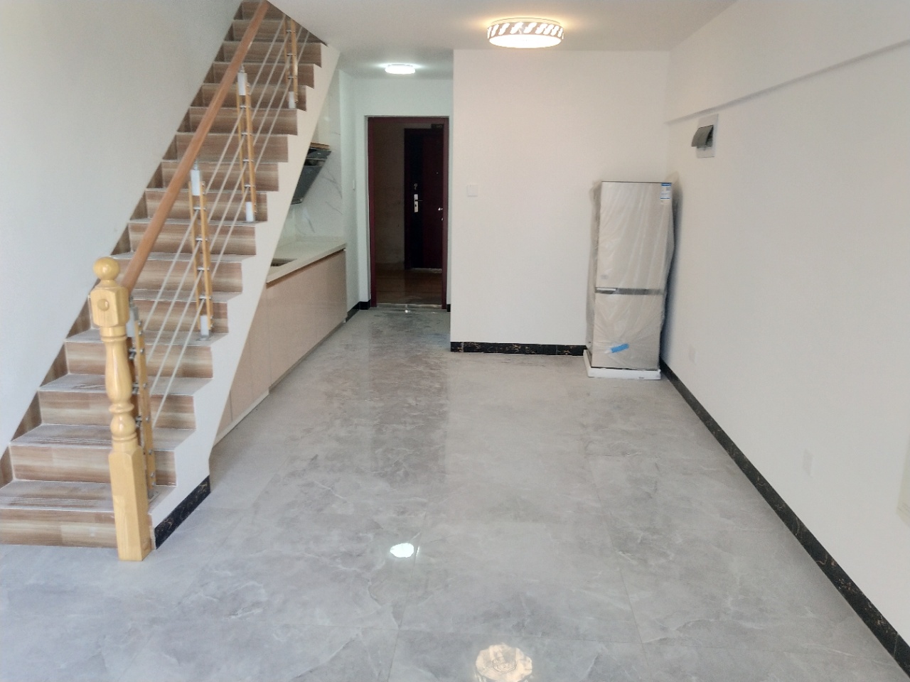 绿地海德公馆  2室2厅2卫    70.0万 绿地海德公馆  2室2厅2卫    70.0万客厅