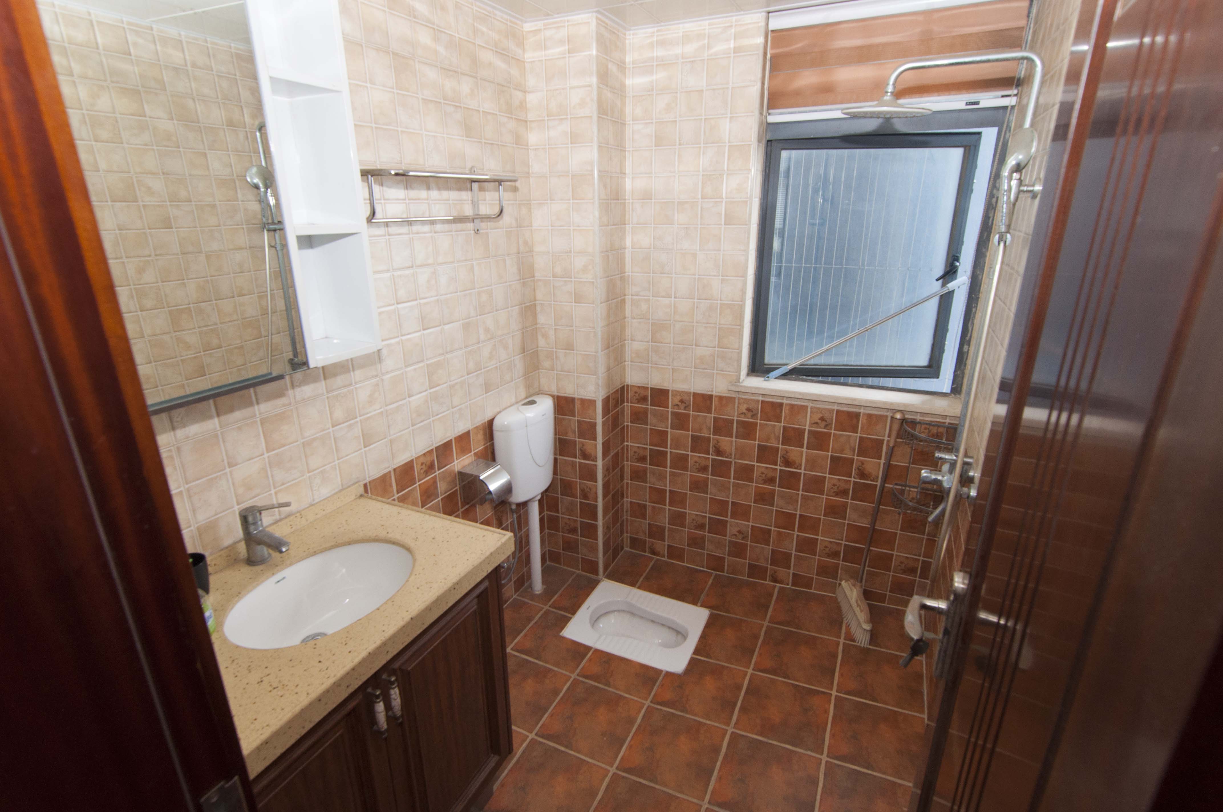 书院观邸  3室2厅1卫    205.0万卫生间