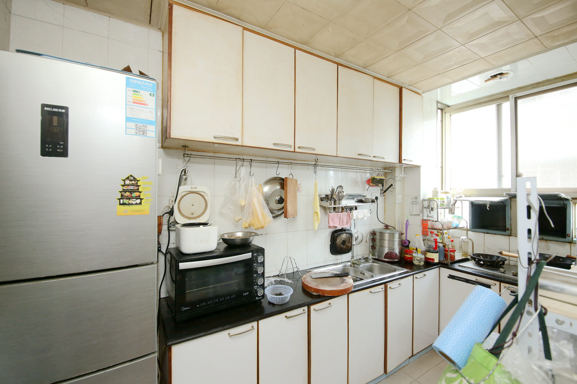雅雀湖小区  3室2厅1卫   92.00万厨房