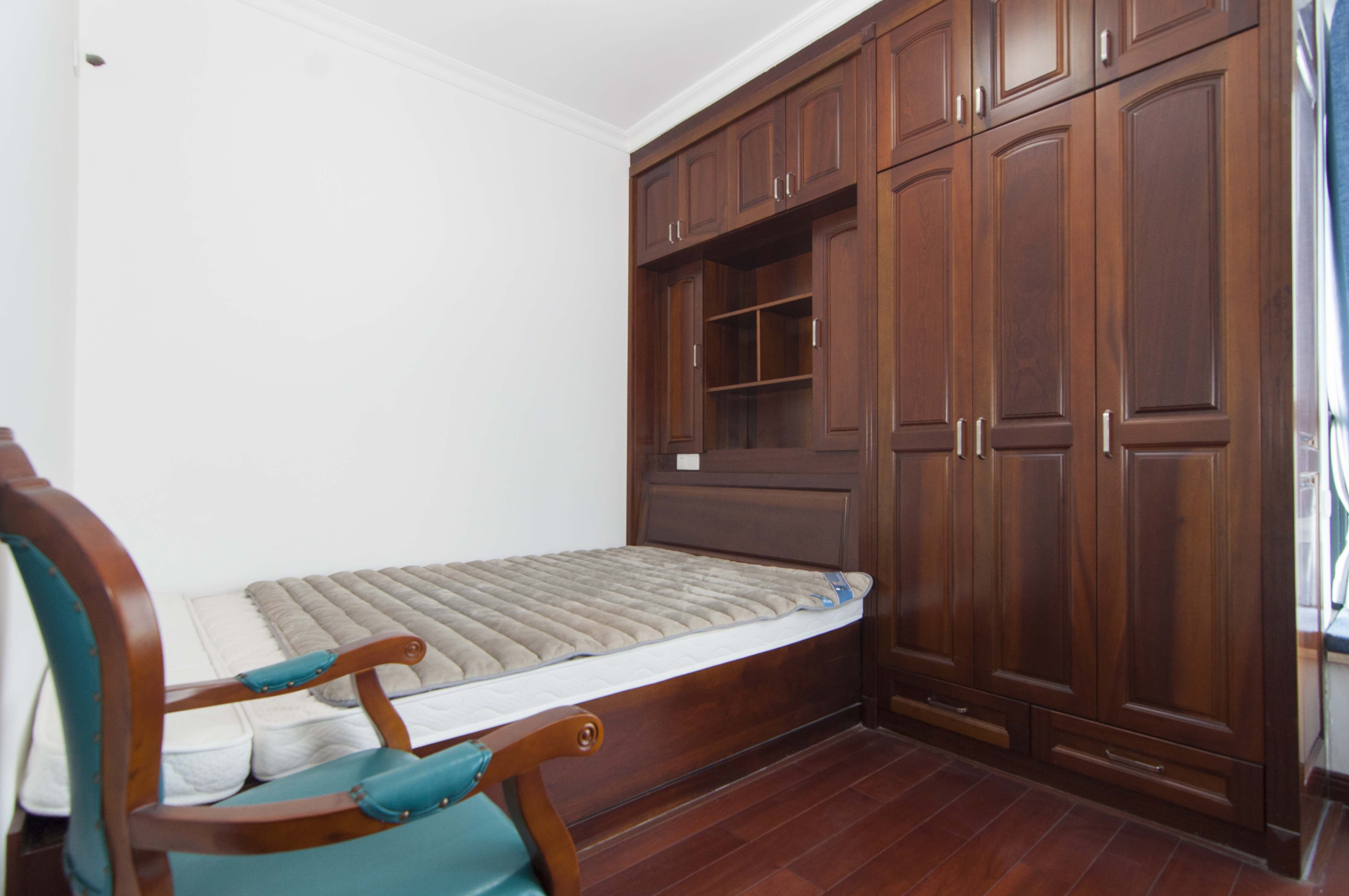 书院观邸  3室2厅1卫    205.0万卧室