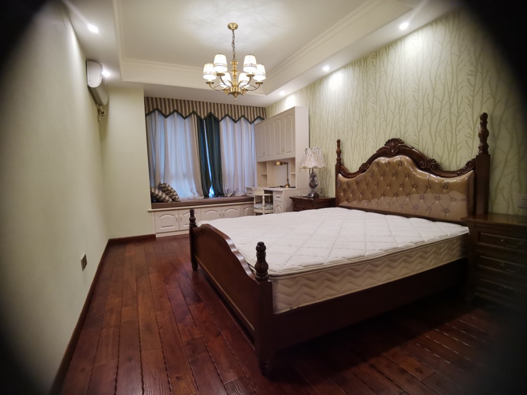 学府港湾 4室2厅2卫 168.0万 学府港湾 4室2厅2卫 168.0万客厅