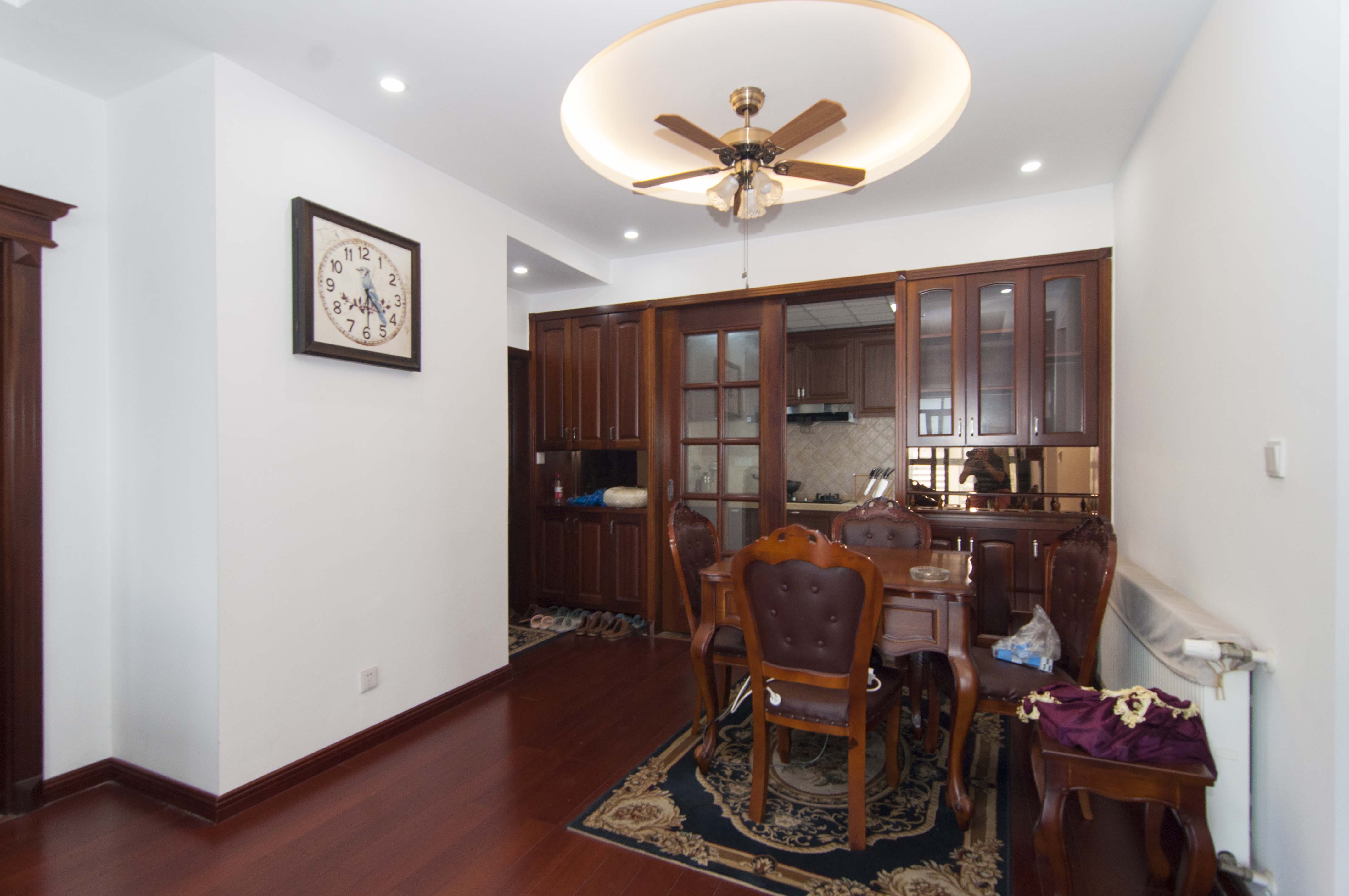 书院观邸  3室2厅1卫    205.0万客厅