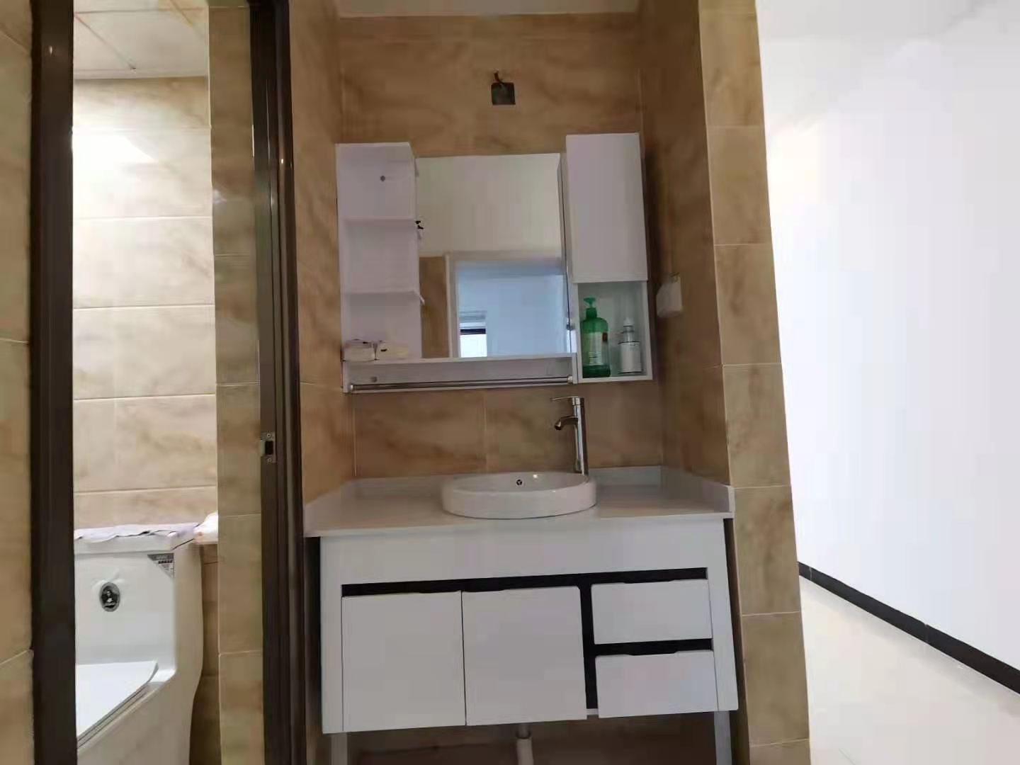 南湖半岛  2室2厅1卫   2500.00元/月室内图