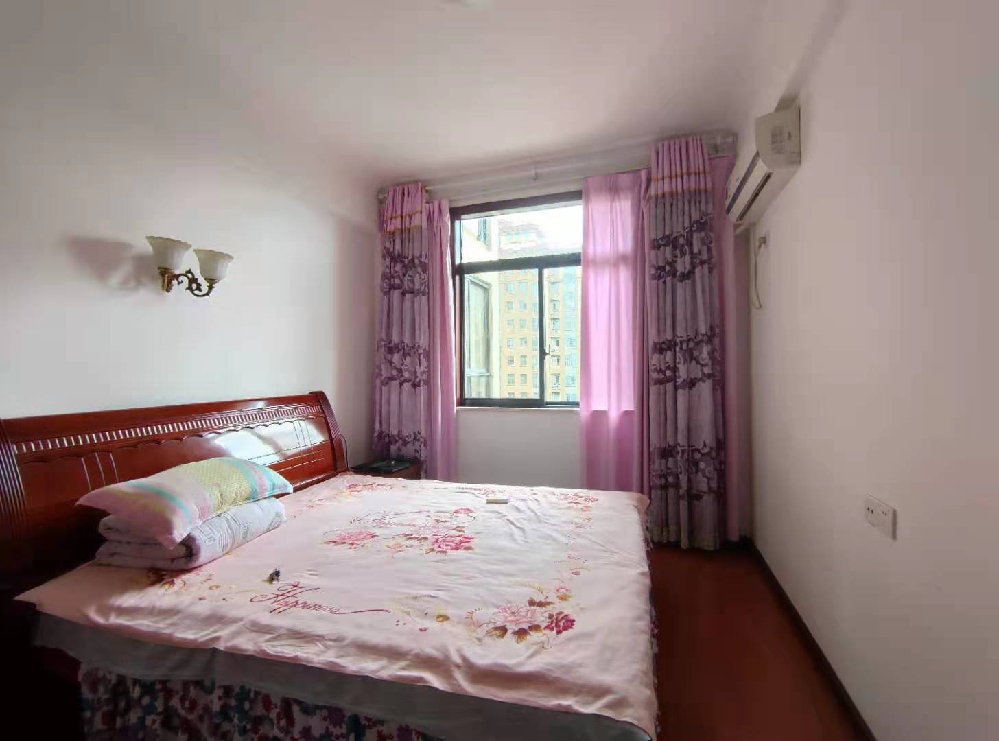 东方新城 3室2厅2卫 82.0万 东方新城 3室2厅2卫 82.0万卧室