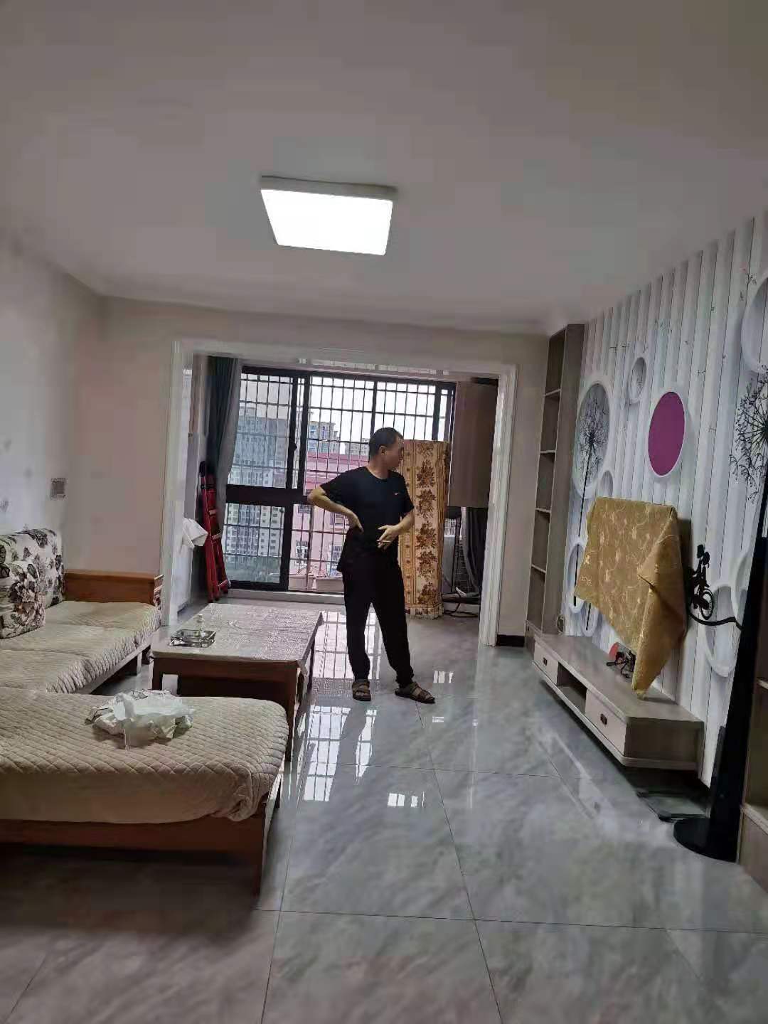 凯富南方鑫城  3室2厅1卫    2000.0元/月室内图