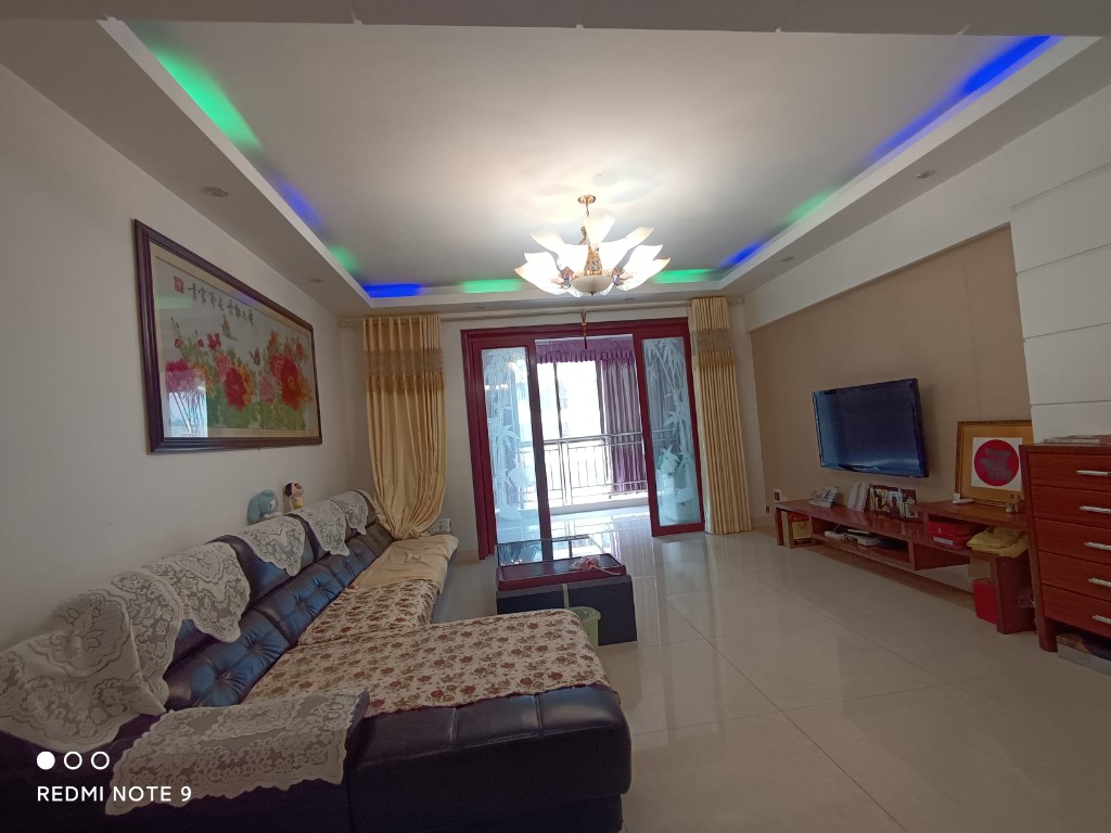 凯泉湾  3室2厅2卫    86.8万 凯泉湾  3室2厅2卫    86.8万客厅