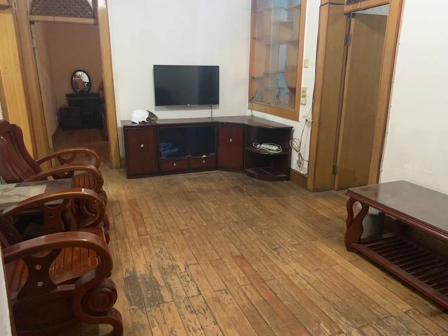 物资厅宿舍（五一大道）  3室2厅1卫    2700.0元/月室内图