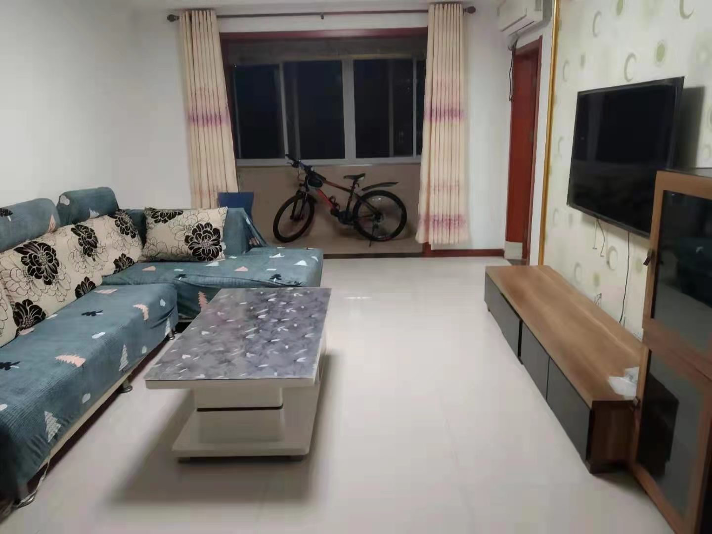 万象春天 2室1厅1卫 2600.00元/月 万象春天 2室1厅1卫 2600.00元/月室内图