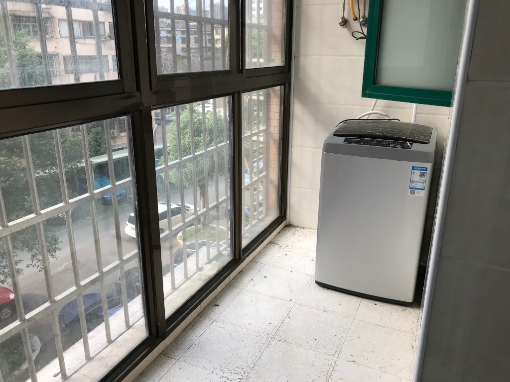 家和兴苑 3室2厅2卫 2200.0元/月 家和兴苑 3室2厅2卫 2200.0元/月室内图