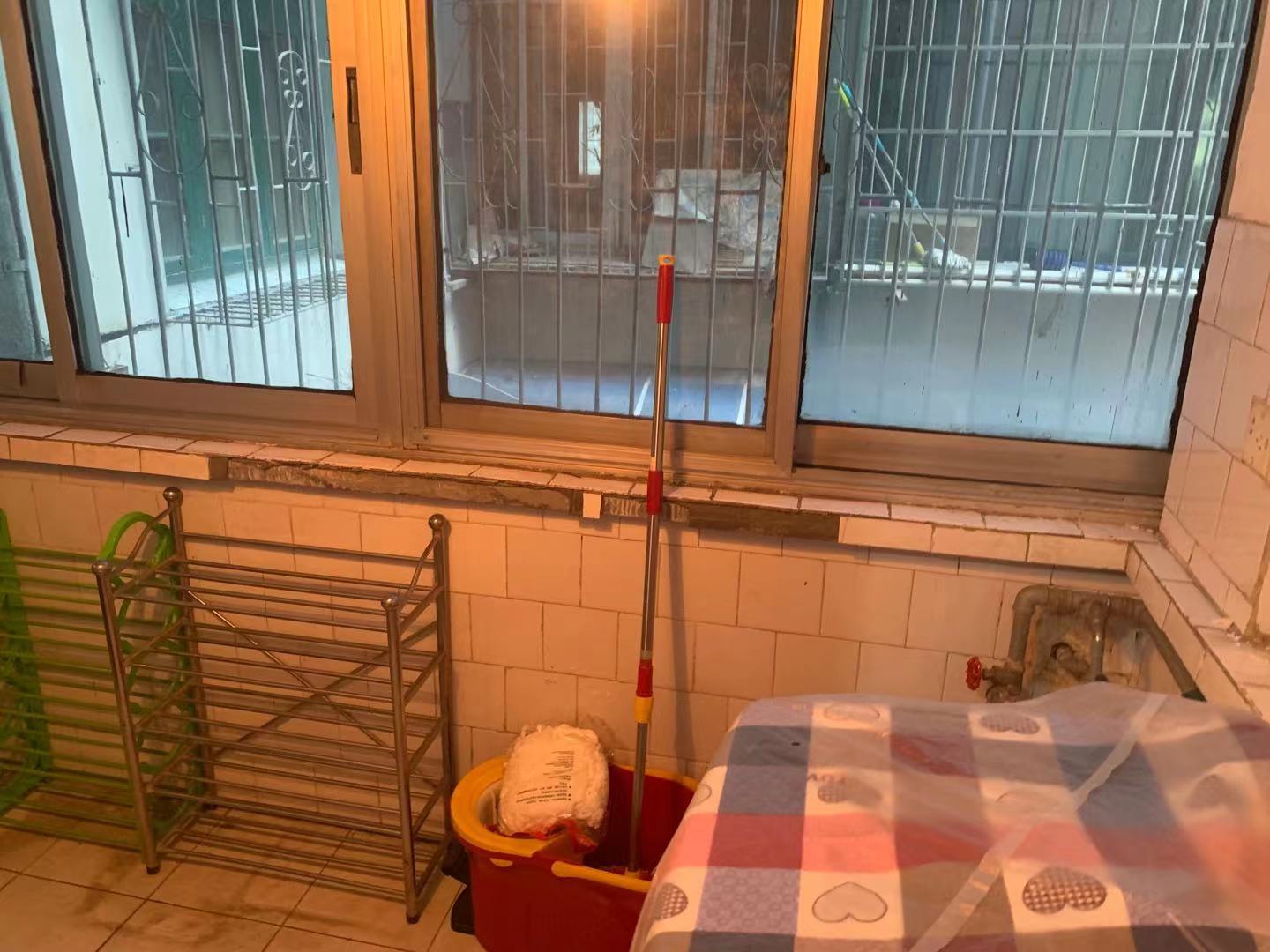 物资厅宿舍（五一大道）  3室2厅1卫    2700.0元/月室内图