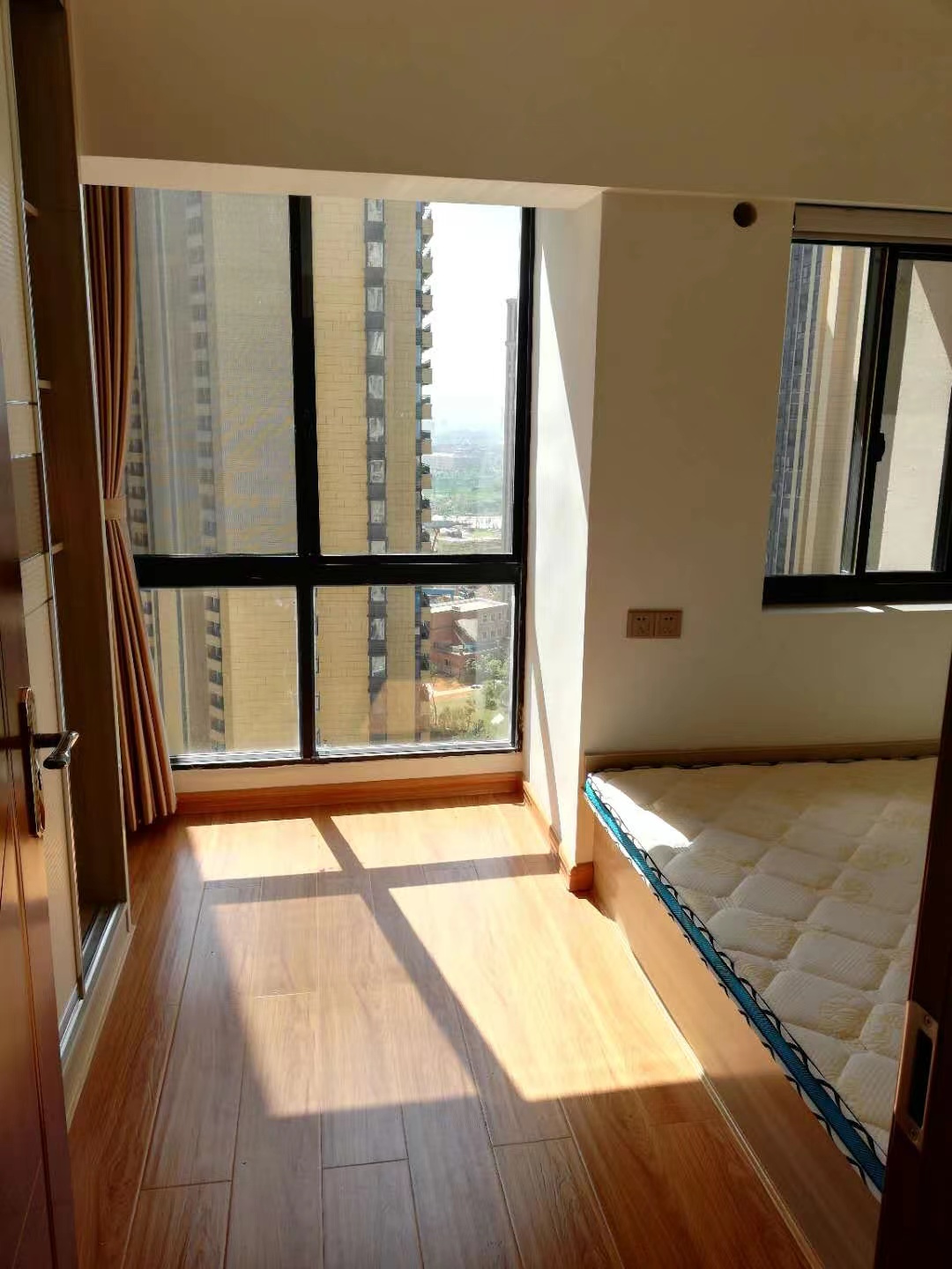 岳阳新天地 2室2厅1卫 1800.0元/月 岳阳新天地 2室2厅1卫 1800.0元/月室内图