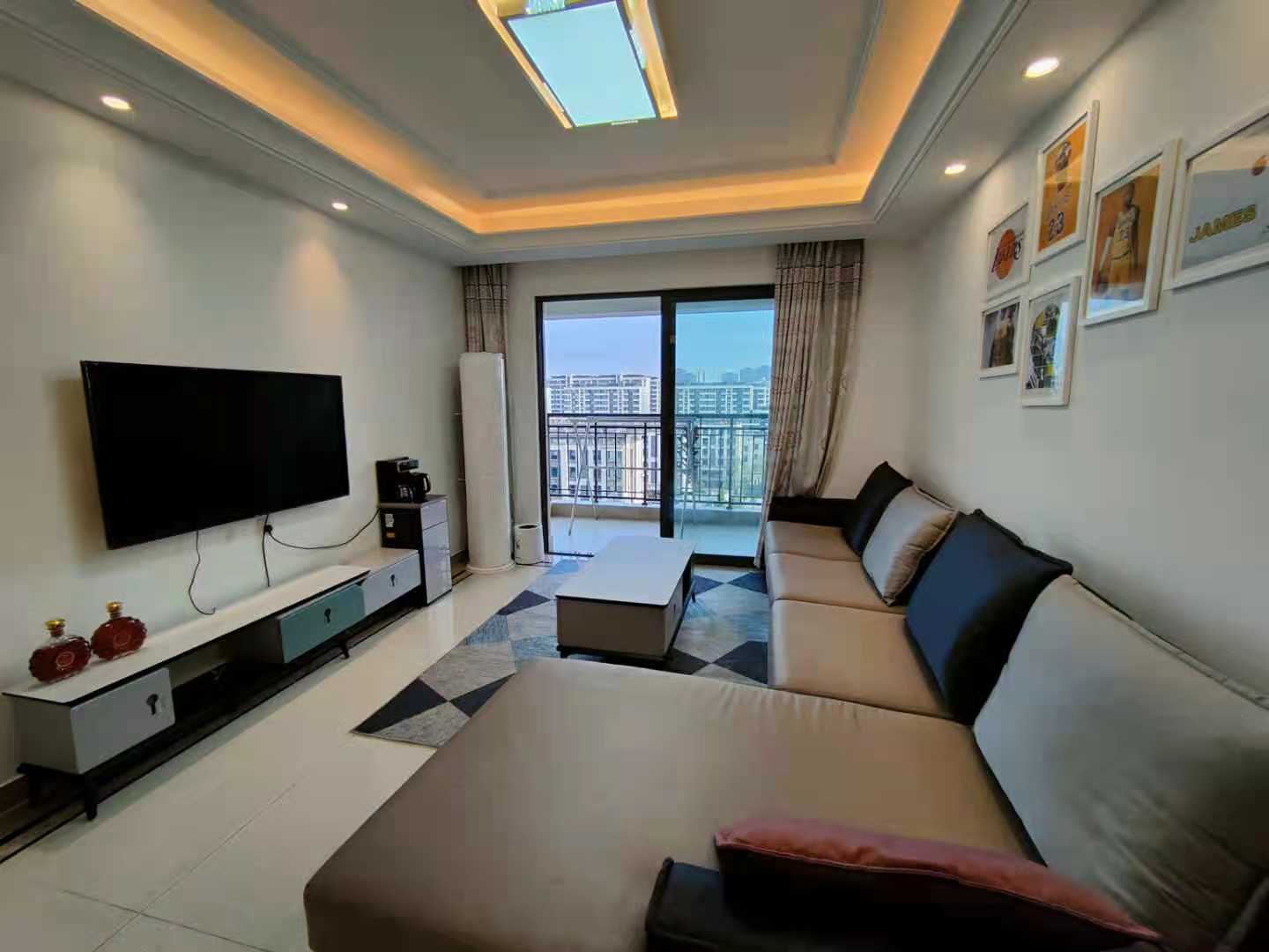 中海锦江城云熙一期  3室1厅2卫   2800.00元/月室内图